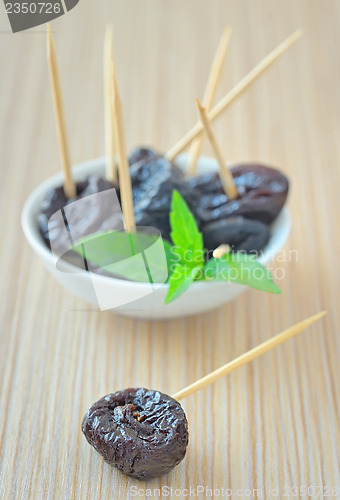 Image of dried plums