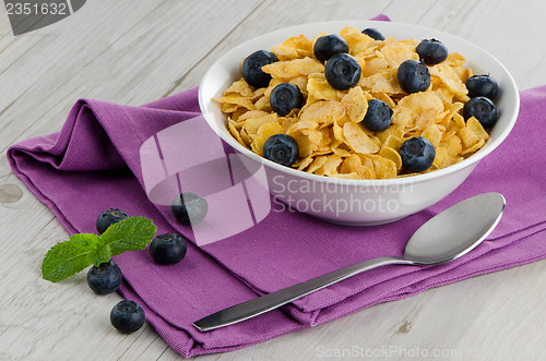 Image of Cereal and blueberries