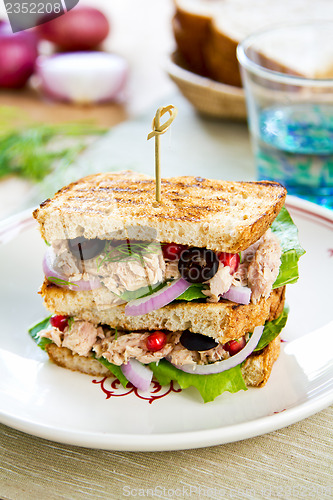 Image of Tuna sandwich