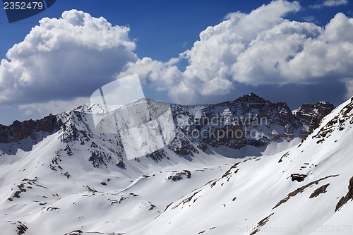 Image of Mountains in snow 