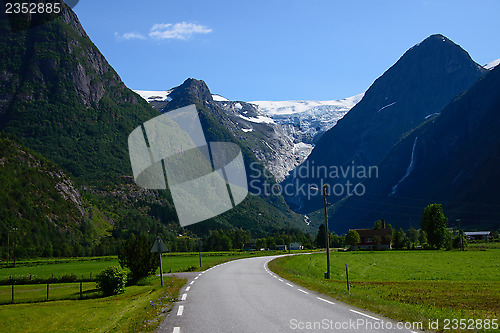 Image of Nowegian country road