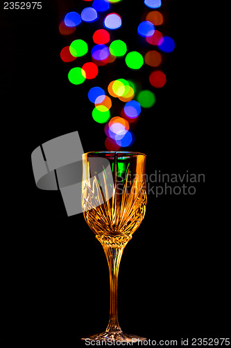 Image of Light bubbles coming out of a wine glass