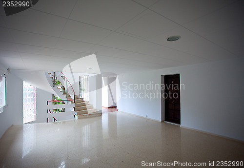 Image of entrance hall with stairs