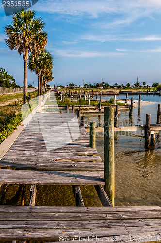 Image of abandoned fishing pier in florida