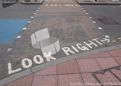 Image of Look Right sign