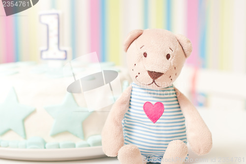 Image of one year birthday cake on the plate