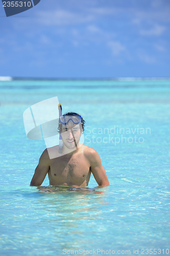 Image of young guy with diving mask