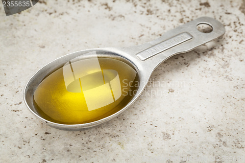 Image of tablespoon of olive oil