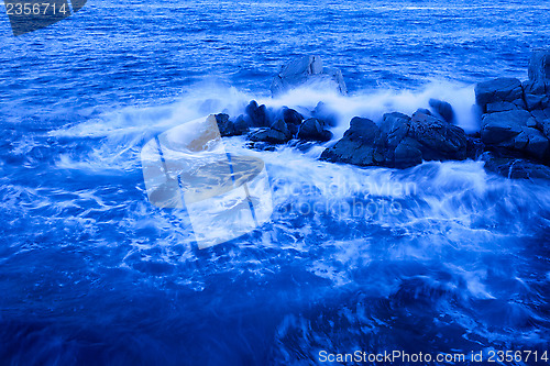 Image of rocky and the waves