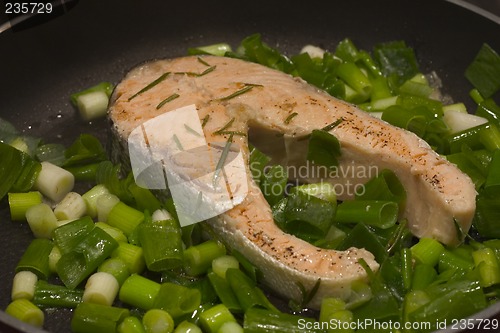 Image of Salmon steak with spring onion