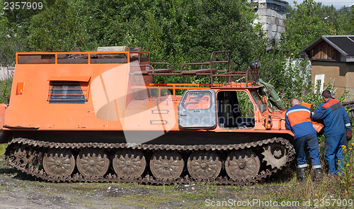 Image of Tracked all-terrain vehicle to work on power lines