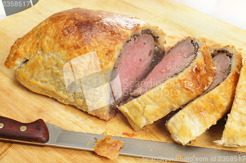 Image of Beef wellington sliced with knife