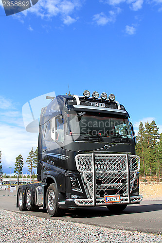 Image of Volvo FH16 600 Truck, Vertical View