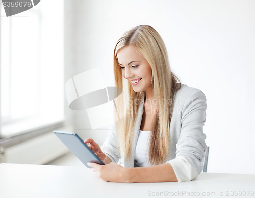 Image of woman with tablet pc