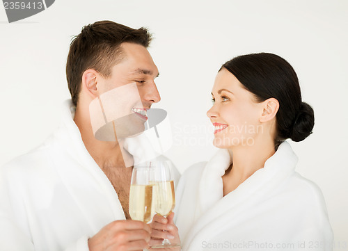 Image of couple in spa