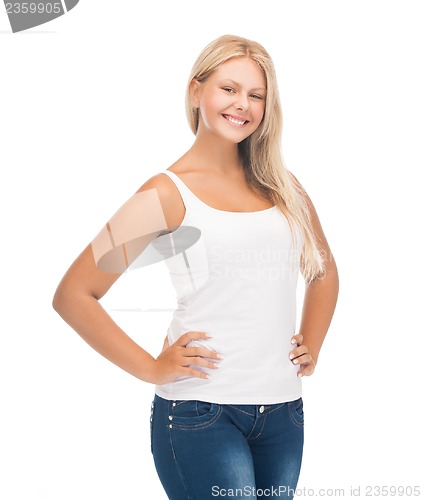 Image of teenager girl in blank white t-shirt