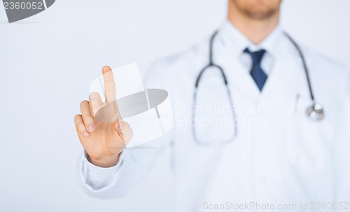Image of doctor working with virtual screen