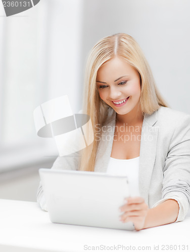 Image of woman with tablet pc