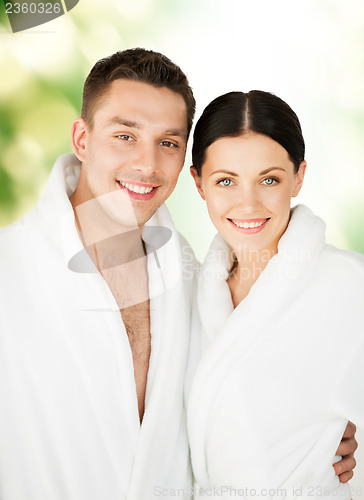 Image of couple in spa