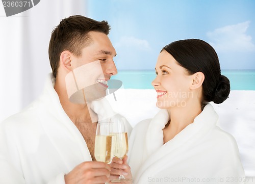 Image of couple in spa