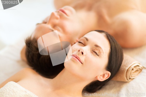 Image of couple in spa