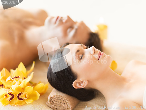 Image of couple in spa