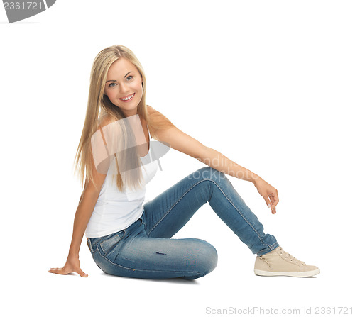 Image of woman in blank white t-shirt