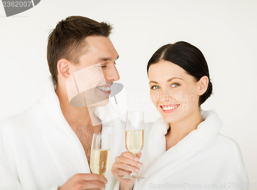 Image of couple in spa