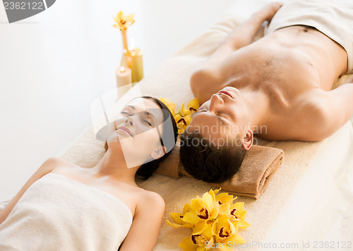 Image of couple in spa