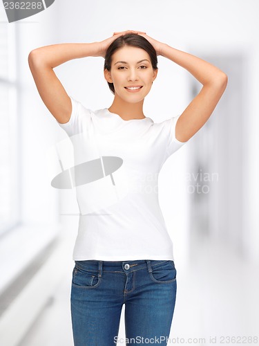 Image of happy and carefree teenage girl