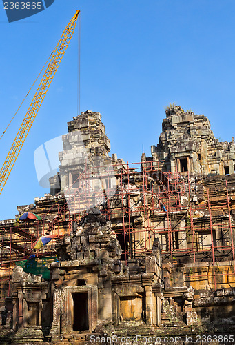 Image of Tower crane in the temple of Angkor Wat