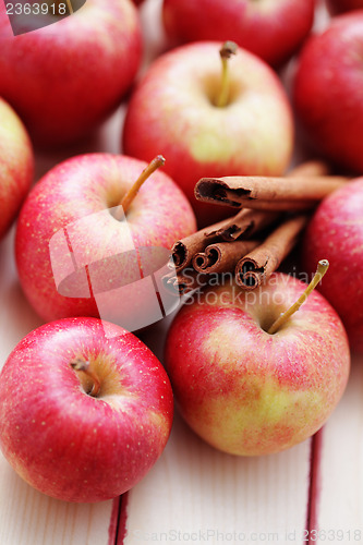 Image of apples with cinnamon