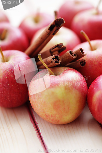 Image of apples with cinnamon