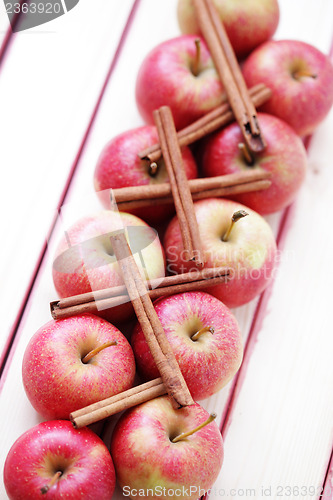 Image of apples with cinnamon