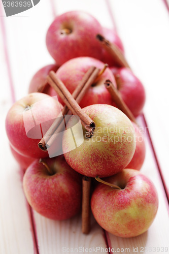 Image of apples with cinnamon