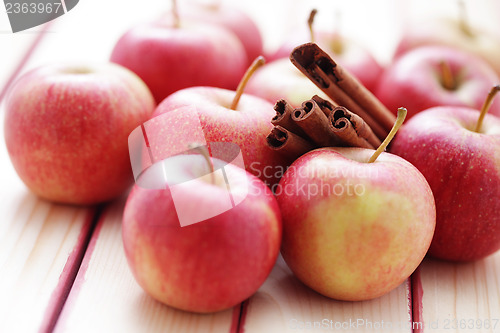 Image of apples with cinnamon