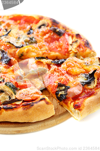 Image of Pizza with mushrooms and cheese.
