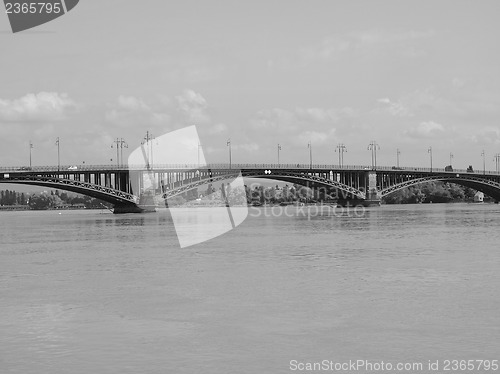 Image of Rhine river in Mainz