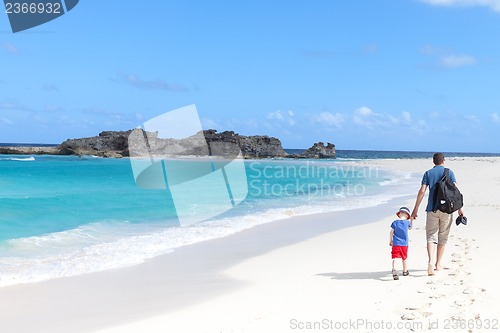 Image of family at the beach