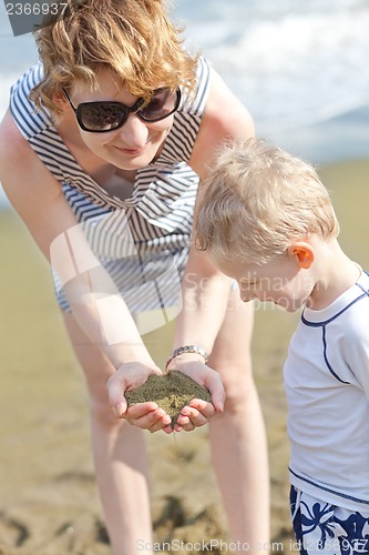 Image of family at hawaii beach