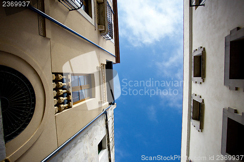 Image of sky over houses