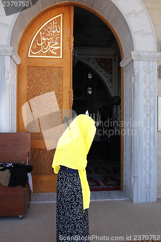 Image of Muslim Woman