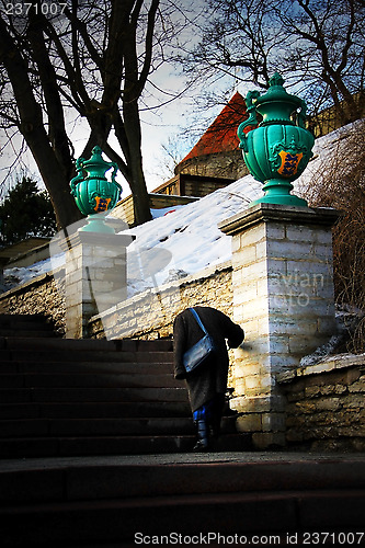 Image of Headless lady