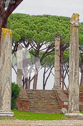 Image of Roman columns