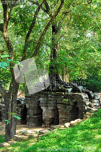 Image of Angkorian stone bridge