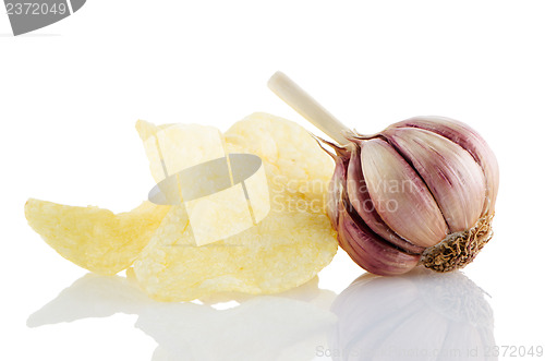 Image of Potato chips and garlic