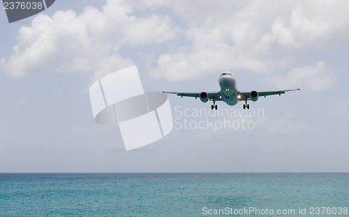 Image of Airplane landing 