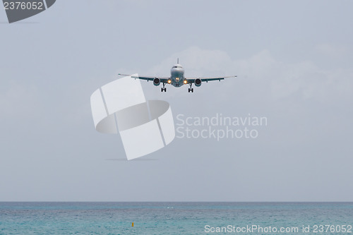 Image of Airplane landing 