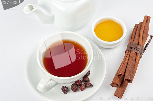 Image of berries  tea