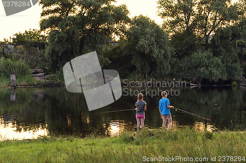 Image of Kids fishing